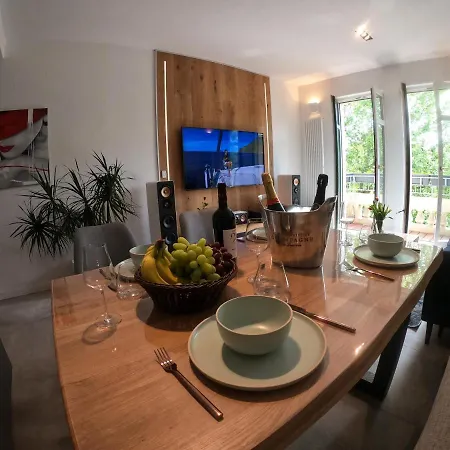 Apartment Exclusive Im Zentrum, Rb Stadion&arena! *